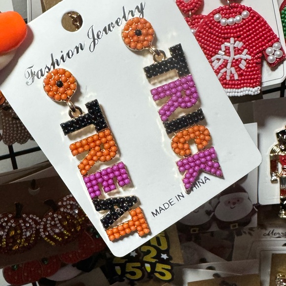 Beaded Trick or Treat Halloween Earrings - Picture 2 of 2